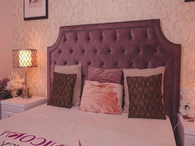 Live sex webcam photo for VanessaQuinnX #265846480