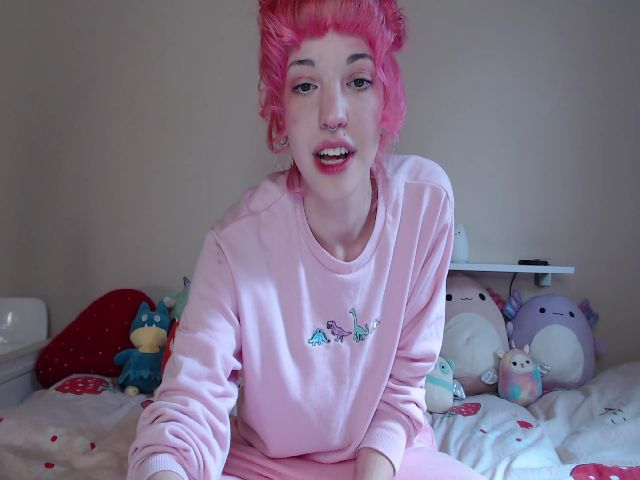 Live sex webcam photo for ValentineMae #265875768