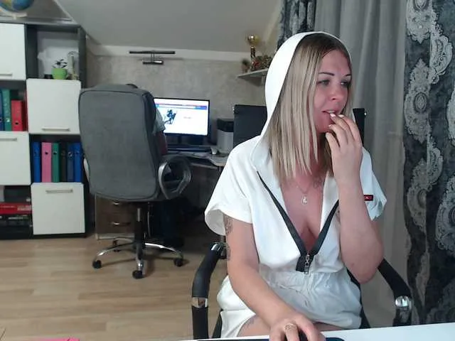 Live sex webcam photo for -VALERRI- #266477842