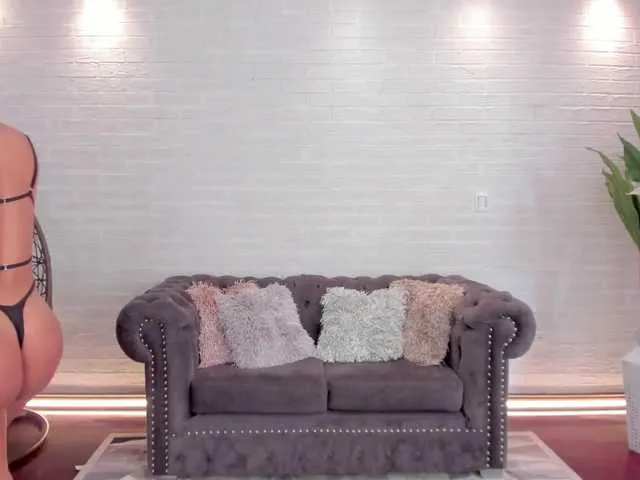 Live sex webcam photo for SophieLeeX #266478398