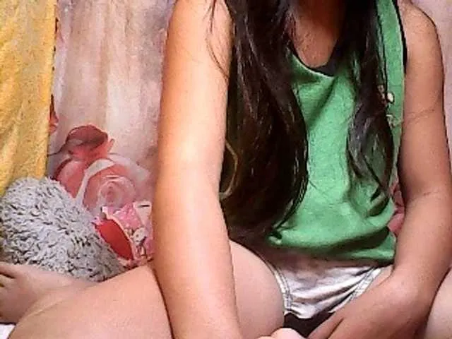 Live sex webcam photo for rojane18 #266478957