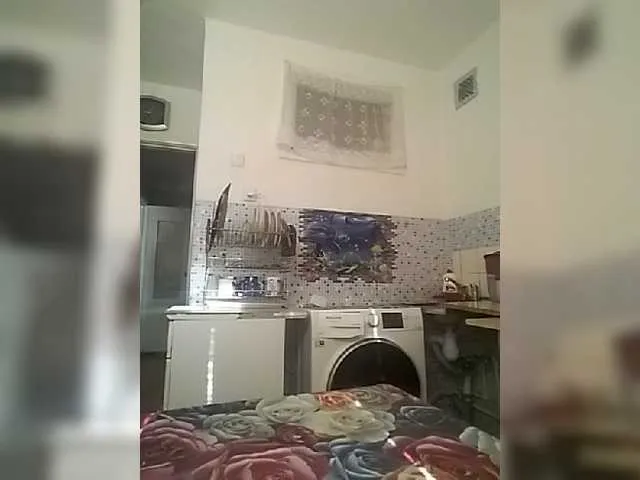 Live sex webcam photo for Alenushka888 #266318251