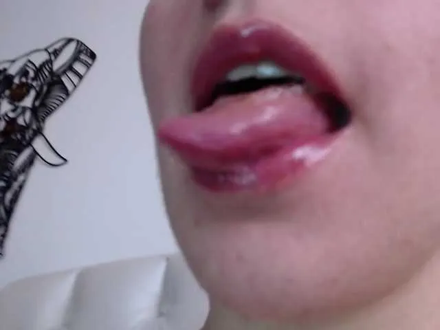 Live sex webcam photo for aprilboobs #266478666