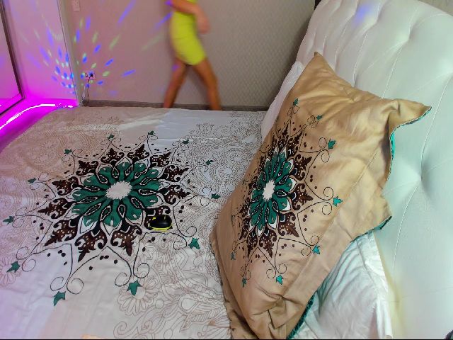 Live sex webcam photo for Viola_1 #266265770