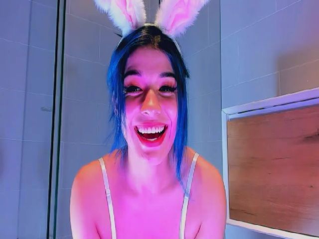 Live sex webcam photo for Agostinha_Red #266552778