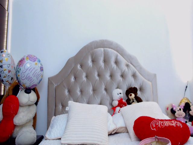 Live sex webcam photo for Sofiaprada1 #266269892