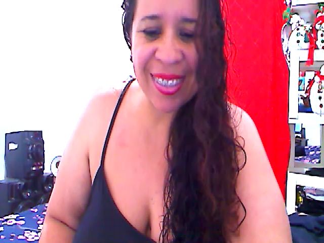 Live sex webcam photo for LatinaBigAss4 #266517678