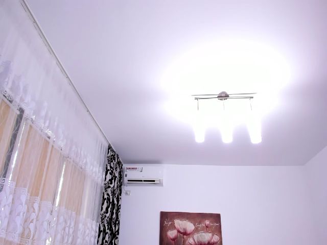 Live sex webcam photo for Charlotte4u #266309298