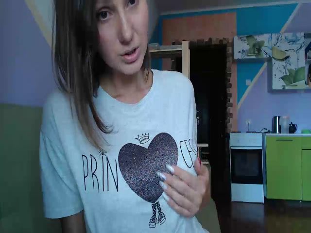 Live sex webcam photo for NikkiKiss_ #266329518
