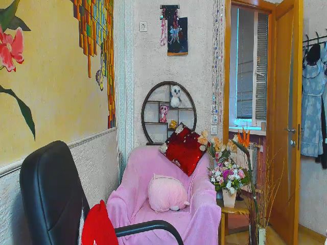 Live sex webcam photo for Reginasmilee #266392684