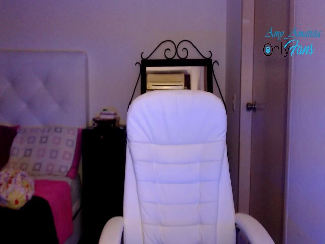 Live sex webcam photo for Sexy_latina69 #266275739