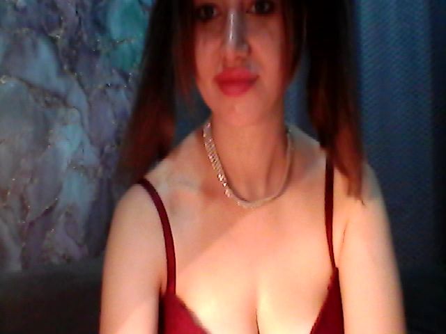 Live sex webcam photo for EmiliyaFoxy #266440774