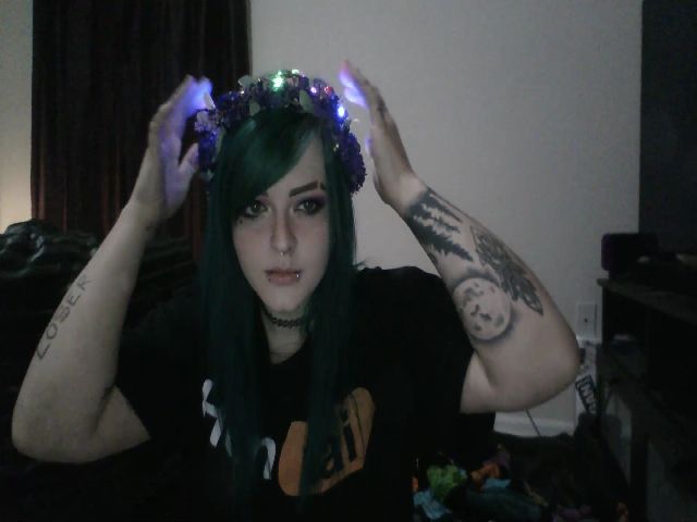 Live sex webcam photo for FloraSky #266285997