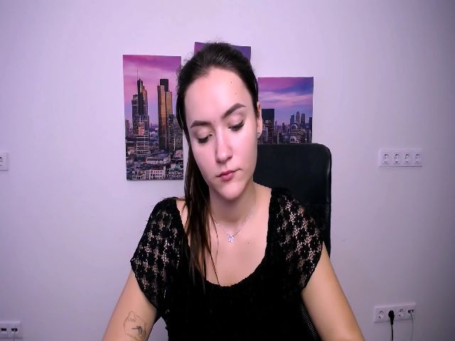 Live sex webcam photo for MellidaDeus #266369167