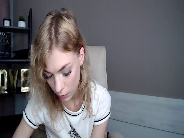 Live sex webcam photo for VanillaJenny #266303568