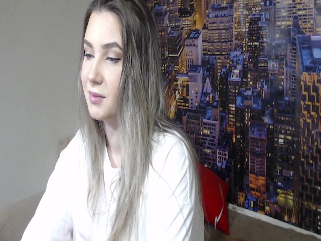 Live sex webcam photo for LeaBaker #266434229
