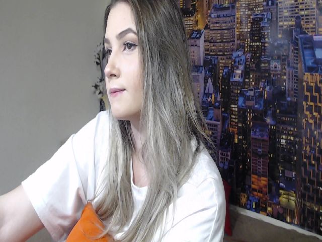 Live sex webcam photo for LeaBaker #266449112