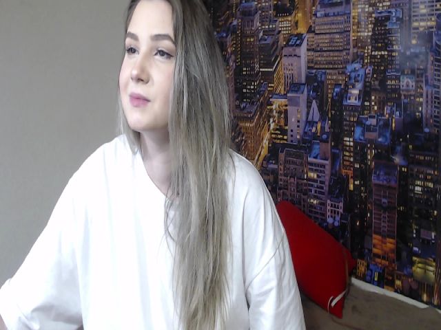 Live sex webcam photo for LeaBaker #266471170