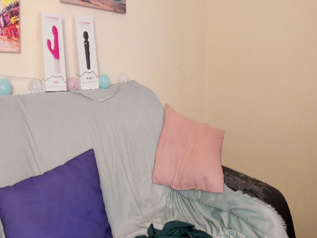 Live sex webcam photo for RubyWalsher #266465406