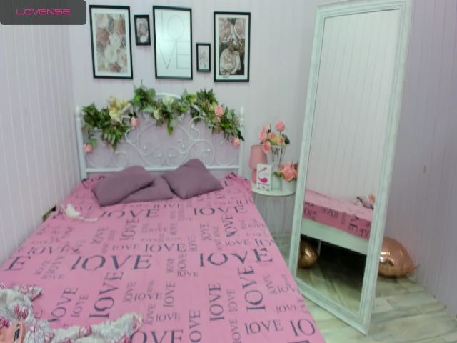 Live sex webcam photo for BBW_CANDY #266528128