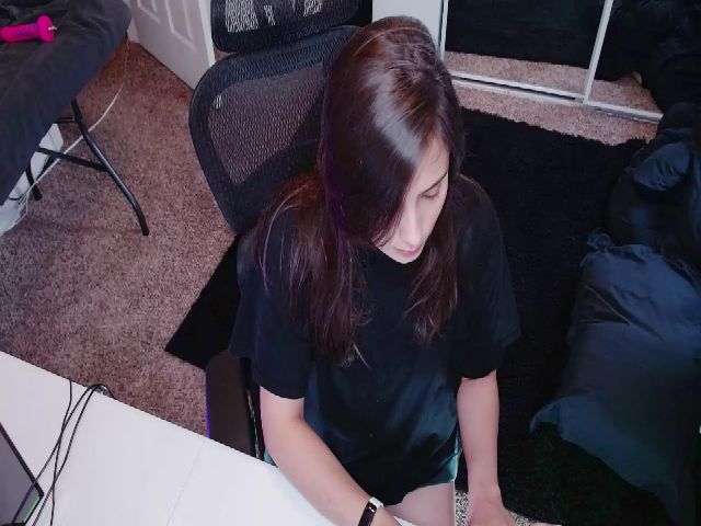 Live sex webcam photo for moonlitfox #266538517