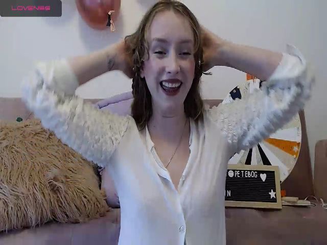 Live sex webcam photo for Lavender_Dove #266463482
