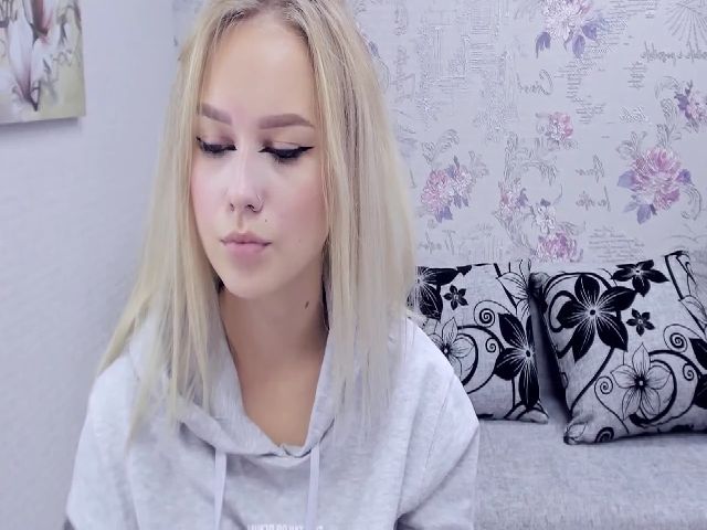 Live sex webcam photo for MaryRomance #266508291