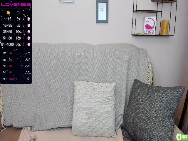Live sex webcam photo for FoxyDarkX #266364998