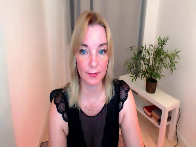 Live sex webcam photo for ReganLovely #266553759