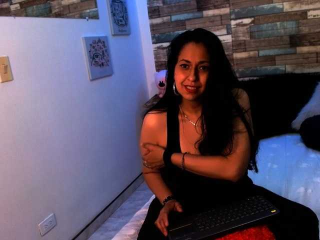 Live sex webcam photo for milenacambc #266479449