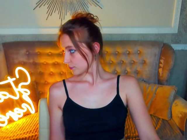 Live sex webcam photo for GigiPup #266478182