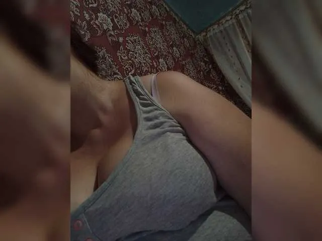 Live sex webcam photo for Natali15S #266228556