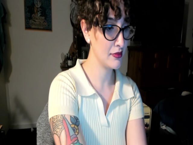 Live sex webcam photo for Juniie #266380548