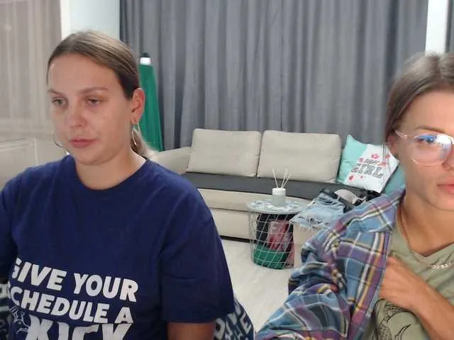 Live sex webcam photo for BugaGirls #266561959