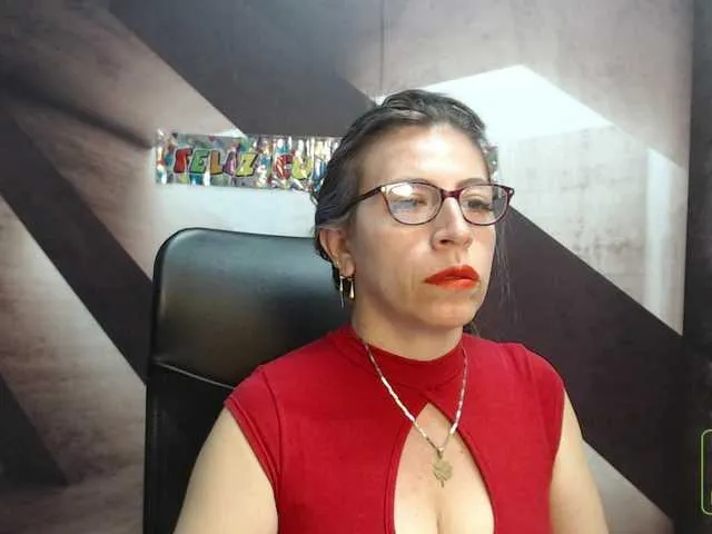 Live sex webcam photo for maturehot-1 #266709031