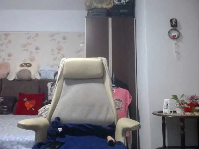 Live sex webcam photo for mary-x #266638657