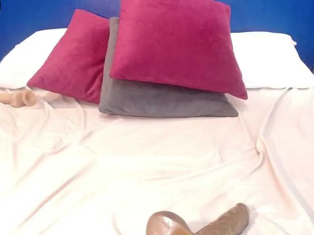 Live sex webcam photo for roxyjordan #266638286