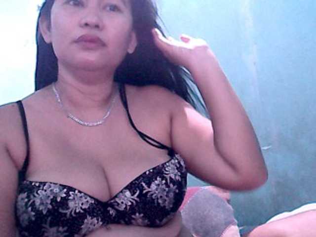 Live sex webcam photo for wildmom4u #266563015