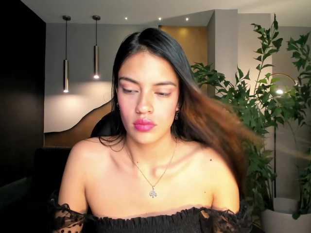 Live sex webcam photo for MayaRivera #266563615