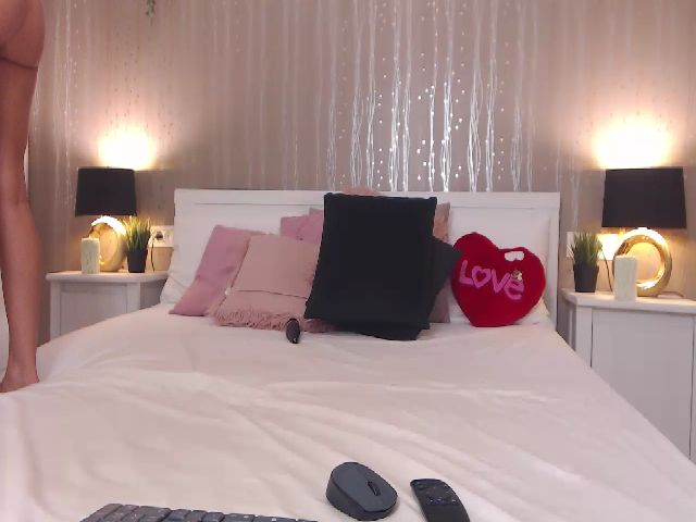 Live sex webcam photo for Adeleluv_ #266627362