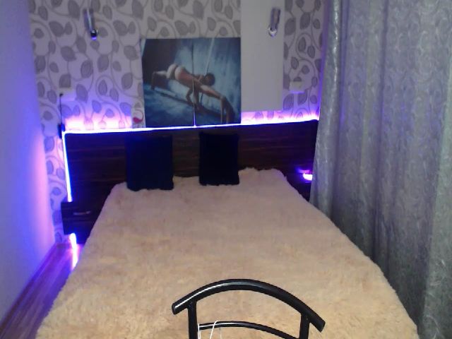 Live sex webcam photo for Ella_Hudson #266882751