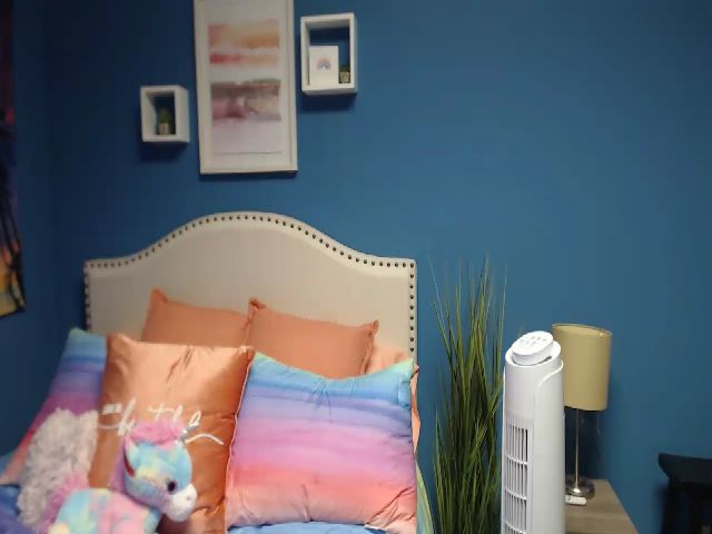 Live sex webcam photo for SnowWhiteXxxx #266816565