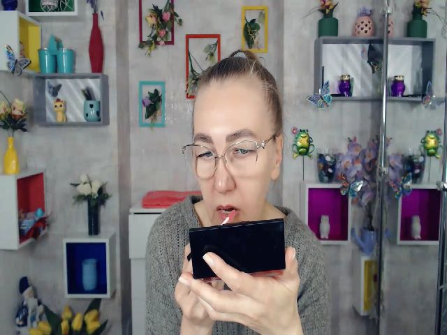 Live sex webcam photo for Greybunny #266688571