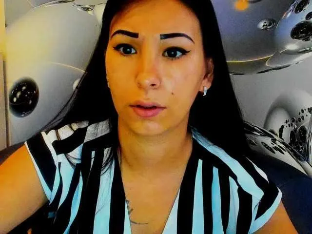 Live sex webcam photo for HotRose01 #266709177