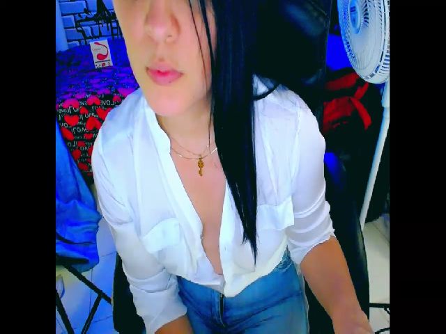 Live sex webcam photo for Sashabreck #287860144