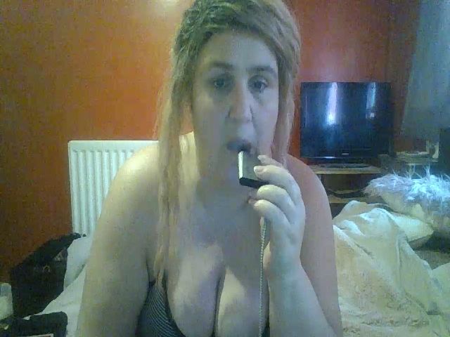 Live sex webcam photo for YUMMYMUMMY39 #266777627