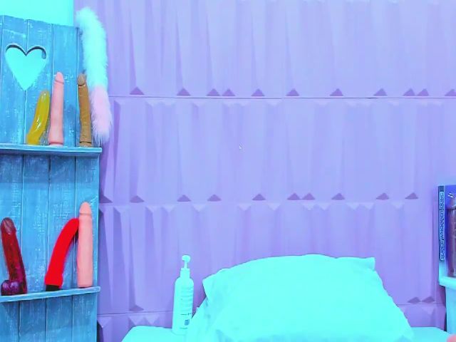 Live sex webcam photo for Cristal_West #266928464