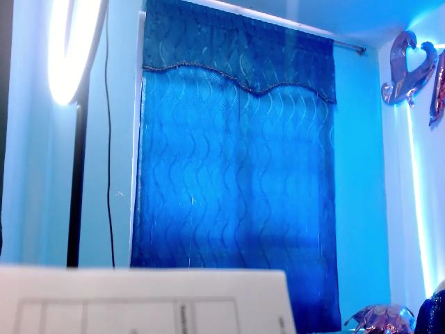 Live sex webcam photo for Hot_skinny_ #266767475