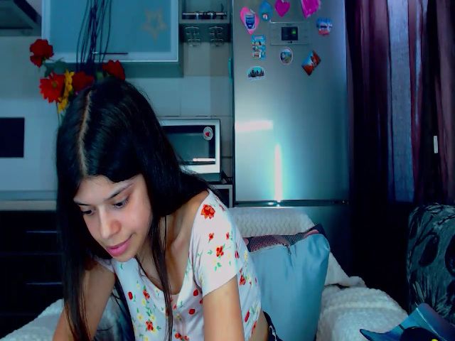 Live sex webcam photo for Eva_Belly #266639955