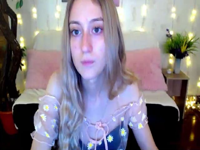 Live sex webcam photo for LinaRum__ #266628609